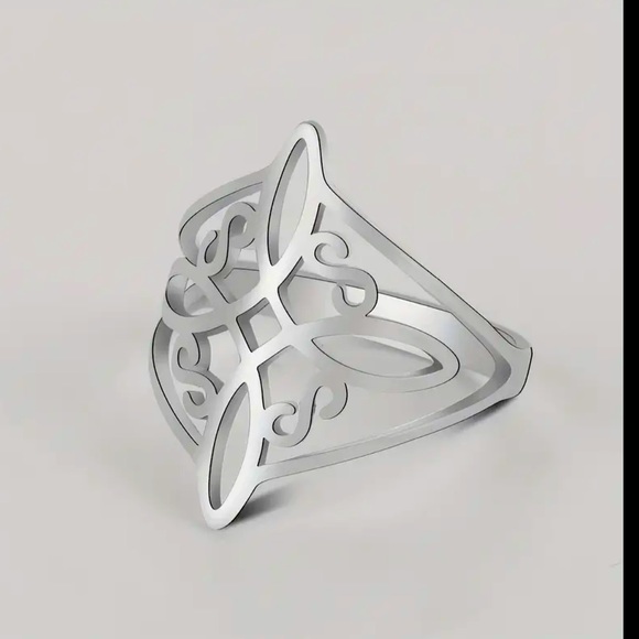 FREE if bundled with Tarot cards! Stainless Steel Ring With Celtic Knot - Picture 5 of 5
